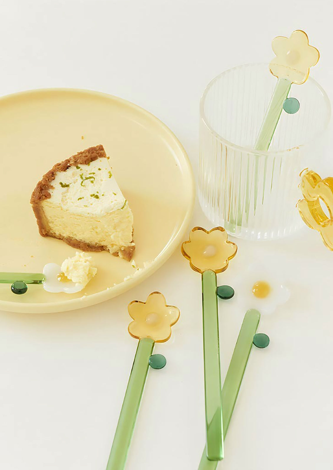 Yellow and white flower spoons.