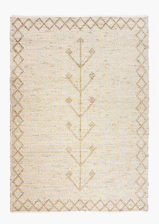 A seagrass rug in neutral color with talisman pattern and diamond border.